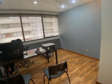 Oficina impecable y renovada