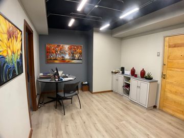 Oficina impecable y renovada