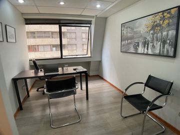 Oficina impecable y renovada