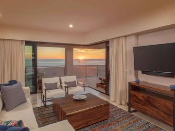 Condominio con vista al mar, terraza con Jacuzzi privado, alberca y gym, Pacific Ocean, Cabo San Lucas.