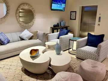 Condominio con vista al mar, terraza con Jacuzzi privado, alberca y gym, Pacific Ocean, Cabo San Lucas.