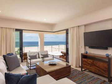 Condominio con vista al mar, terraza con Jacuzzi privado, alberca y gym, Pacific Ocean, Cabo San Lucas.