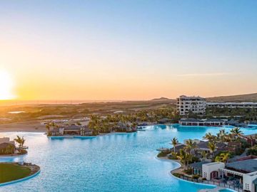Condominio con vista al mar, terraza con Jacuzzi privado, alberca y gym, Pacific Ocean, Cabo San Lucas.