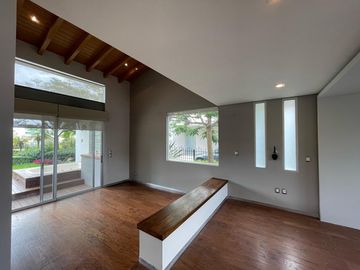 VENTA DE  RESIDENCIA DE CUATRO RECAMARAS EN CAMPANARIO CLUB DE GOLF
