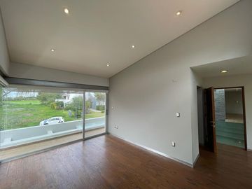VENTA DE  RESIDENCIA DE CUATRO RECAMARAS EN CAMPANARIO CLUB DE GOLF