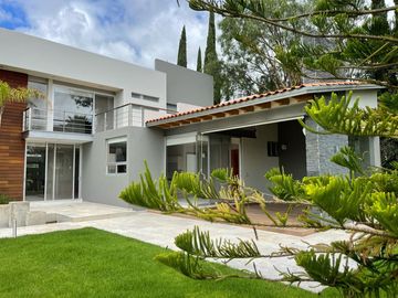 VENTA DE  RESIDENCIA DE CUATRO RECAMARAS EN CAMPANARIO CLUB DE GOLF