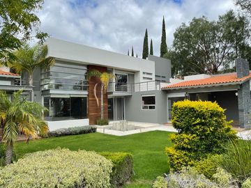VENTA DE  RESIDENCIA DE CUATRO RECAMARAS EN CAMPANARIO CLUB DE GOLF