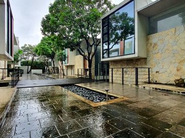 KOMPLEK 5 UNIT TOWNHOUSE MODERN at Jl KEMANG UTARA, JAKSEL