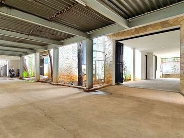 KOMPLEK 5 UNIT TOWNHOUSE MODERN at Jl KEMANG UTARA, JAKSEL