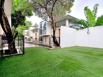 KOMPLEK 5 UNIT TOWNHOUSE MODERN at Jl KEMANG UTARA, JAKSEL