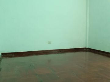 Vendo Departamento amplio en primer piso + cochera carport