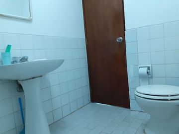 Vendo Departamento amplio en primer piso + cochera carport