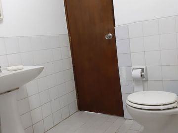 Vendo Departamento amplio en primer piso + cochera carport