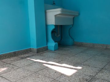 Vendo Departamento amplio en primer piso + cochera carport