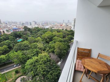 Departamento de 2 Dorm. 76 m²(2 Cocheras + Depósito), Vista a Parque Castilla