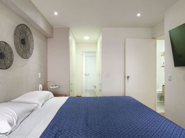 Departamento de 2 Dorm. 76 m²(2 Cocheras + Depósito), Vista a Parque Castilla