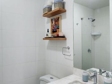 Departamento de 2 Dorm. 76 m²(2 Cocheras + Depósito), Vista a Parque Castilla