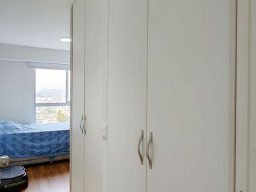Departamento de 2 Dorm. 76 m²(2 Cocheras + Depósito), Vista a Parque Castilla