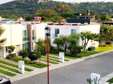 VENTA DE CASA EN EXCLUSIVO RESIDENCIAL CON ALBERCA EN YAUTEPEC, MORELOS