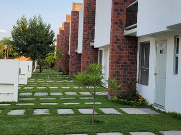 VENTA DE CASA EN EXCLUSIVO RESIDENCIAL CON ALBERCA EN YAUTEPEC, MORELOS