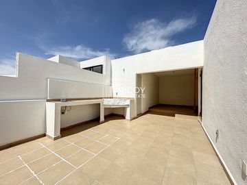 Magnífica casa en condominio con alberca y vigilancia