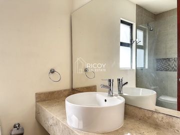 Magnífica casa en condominio con alberca y vigilancia
