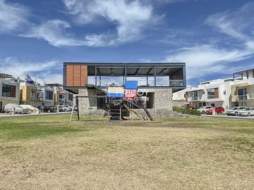 Magnífica casa en condominio con alberca y vigilancia