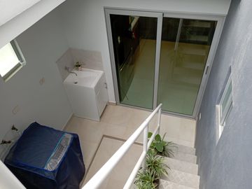 Venta Villa moderna y elegante a 50 mts. del mar, Salinas.