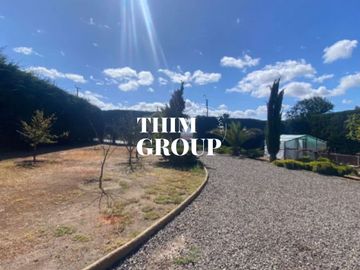 SE VENDE CASA EN TERRENO DE 2.500 CON CANCHA DE TENNIS EN MANTAGUA