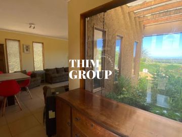 SE VENDE CASA EN TERRENO DE 2.500 CON CANCHA DE TENNIS EN MANTAGUA