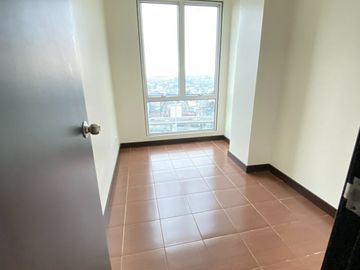 '932K DP LIPAT AGAD!! 2BR Rent to Own Condo in Makati San Lorenzo Place