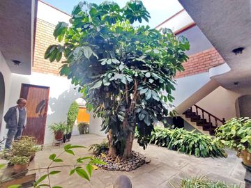 Se Vende Casa en Urb. Residencial Monterrico, La Molina