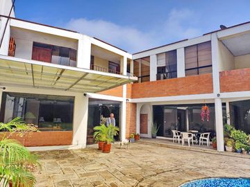 Se Vende Casa en Urb. Residencial Monterrico, La Molina