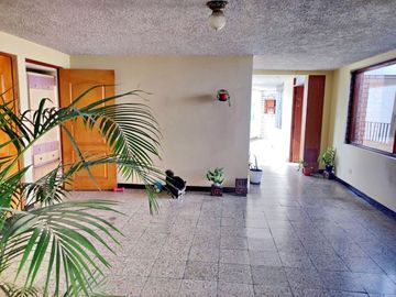 Se Vende Casa en Urb. Residencial Monterrico, La Molina