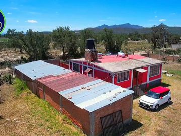 Casa con Terreno en Venta en Esquina, en Xochihuacán, Hidalgo.