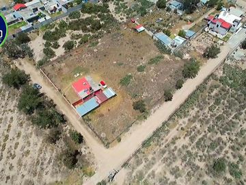Casa con Terreno en Venta en Esquina, en Xochihuacán, Hidalgo.