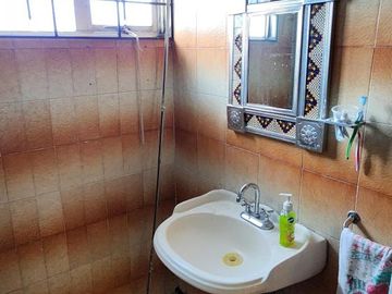 Casa con Terreno en Venta en Esquina, en Xochihuacán, Hidalgo.
