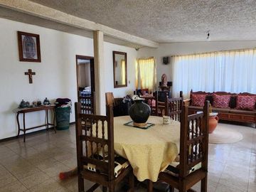 Casa con Terreno en Venta en Esquina, en Xochihuacán, Hidalgo.