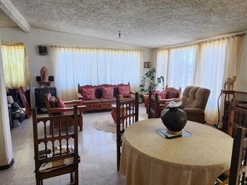 Casa con Terreno en Venta en Esquina, en Xochihuacán, Hidalgo.
