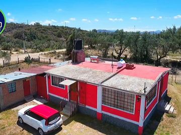 Casa con Terreno en Venta en Esquina, en Xochihuacán, Hidalgo.