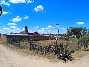 Casa con Terreno en Venta en Esquina, en Xochihuacán, Hidalgo.