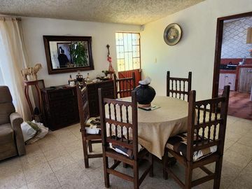 Casa con Terreno en Venta en Esquina, en Xochihuacán, Hidalgo.