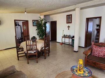 Casa con Terreno en Venta en Esquina, en Xochihuacán, Hidalgo.