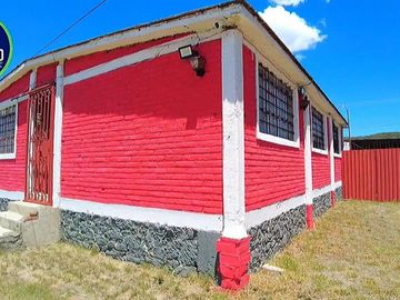 Casa con Terreno en Venta en Esquina, en Xochihuacán, Hidalgo.