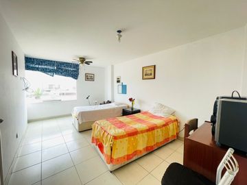 En Venta! Casa Con Piscina, 3 Pisos, En Condominio Urb. Las Brisas Villa Chorrillos