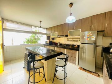 En Venta! Casa Con Piscina, 3 Pisos, En Condominio Urb. Las Brisas Villa Chorrillos