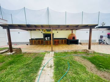 En Venta! Casa Con Piscina, 3 Pisos, En Condominio Urb. Las Brisas Villa Chorrillos