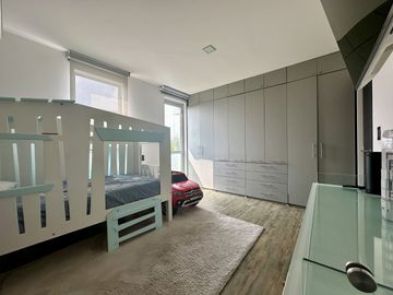 DEPARTAMENTO EN RESIDENCIAL NATURA CON BODEGA Y 3 ESTACIONAMIENTOS