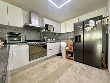 DEPARTAMENTO EN RESIDENCIAL NATURA CON BODEGA Y 3 ESTACIONAMIENTOS