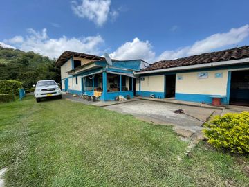 VENDO FINCA PRODUCTIVA EN FILANDIA QUINDIO 18 CUADRAS SE RECIBE ALGO EN PERMUTA